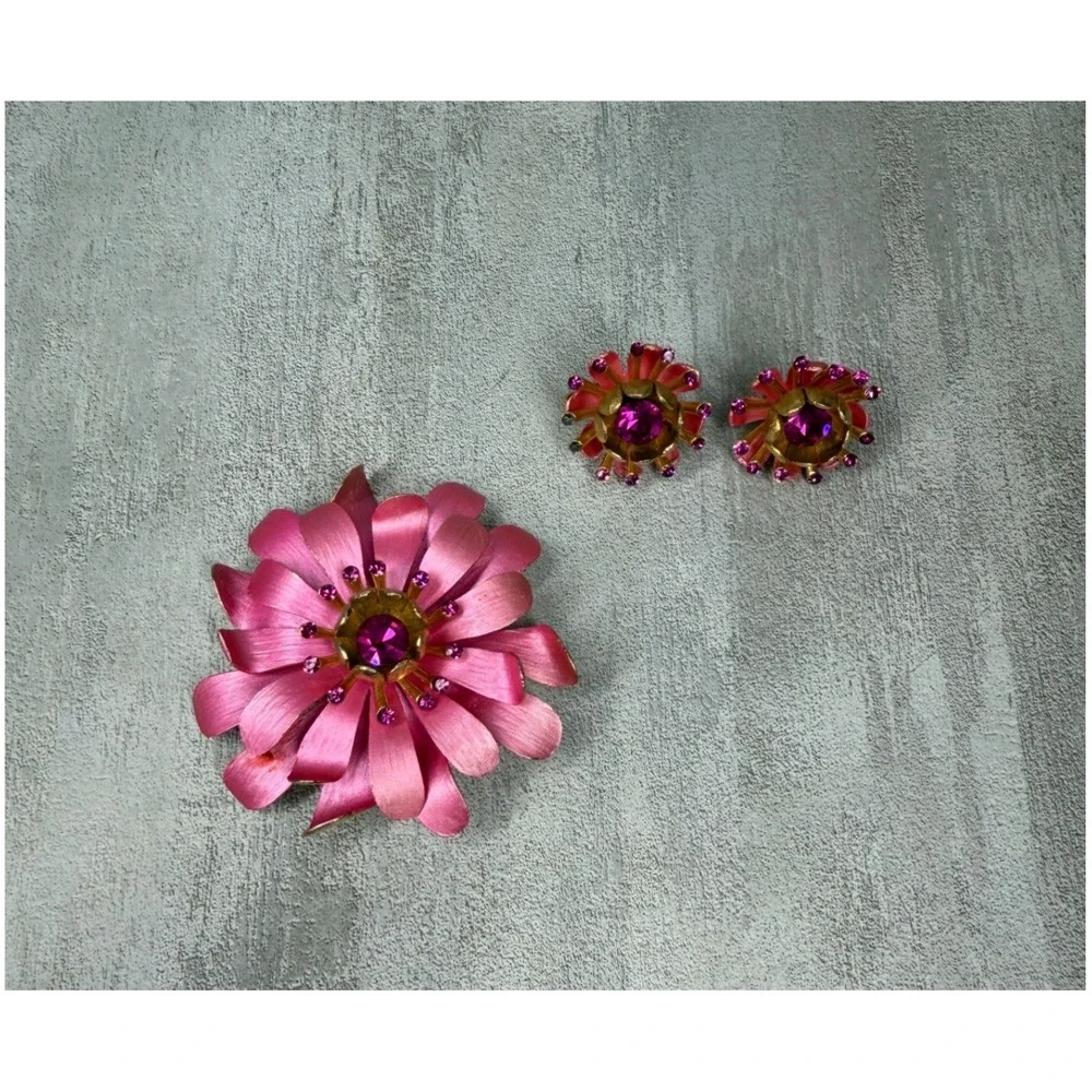 Vintage Pink Enamel Flower Brooch and Clip On Earrings Set Magenta Rhinestone